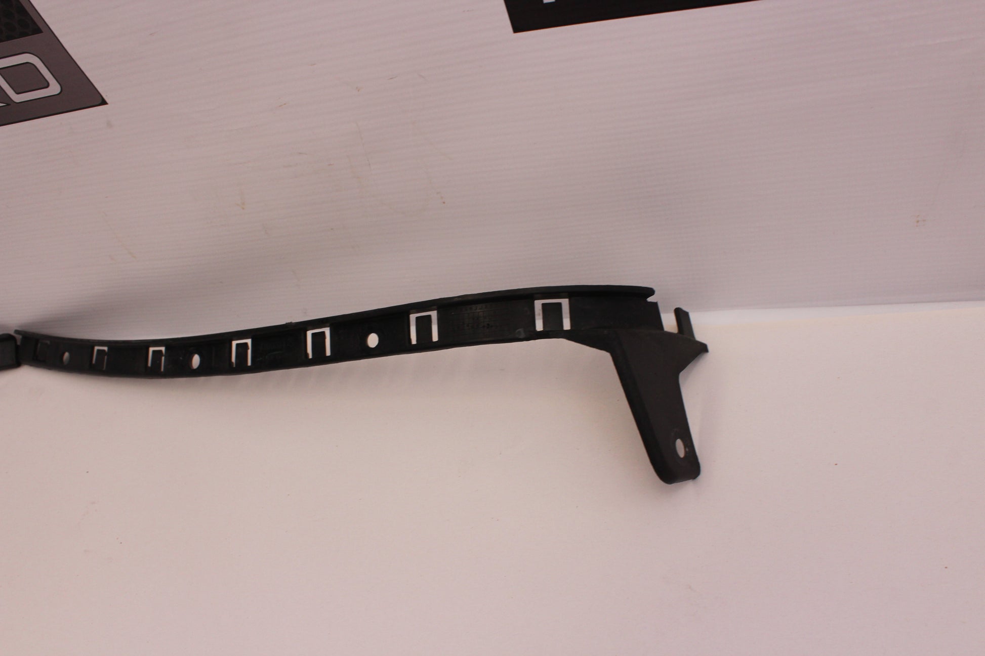 2010 Cadillac CTS-V Sedan Rear Bumper Cover Brackets RH &LH 20904476 20904475 OEM - Day's Parts Yard