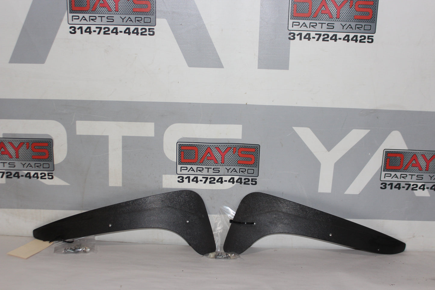 2016 Chevrolet Camaro SS RH & LH Trim Aftermarket Side Skirts - Day's Parts Yard