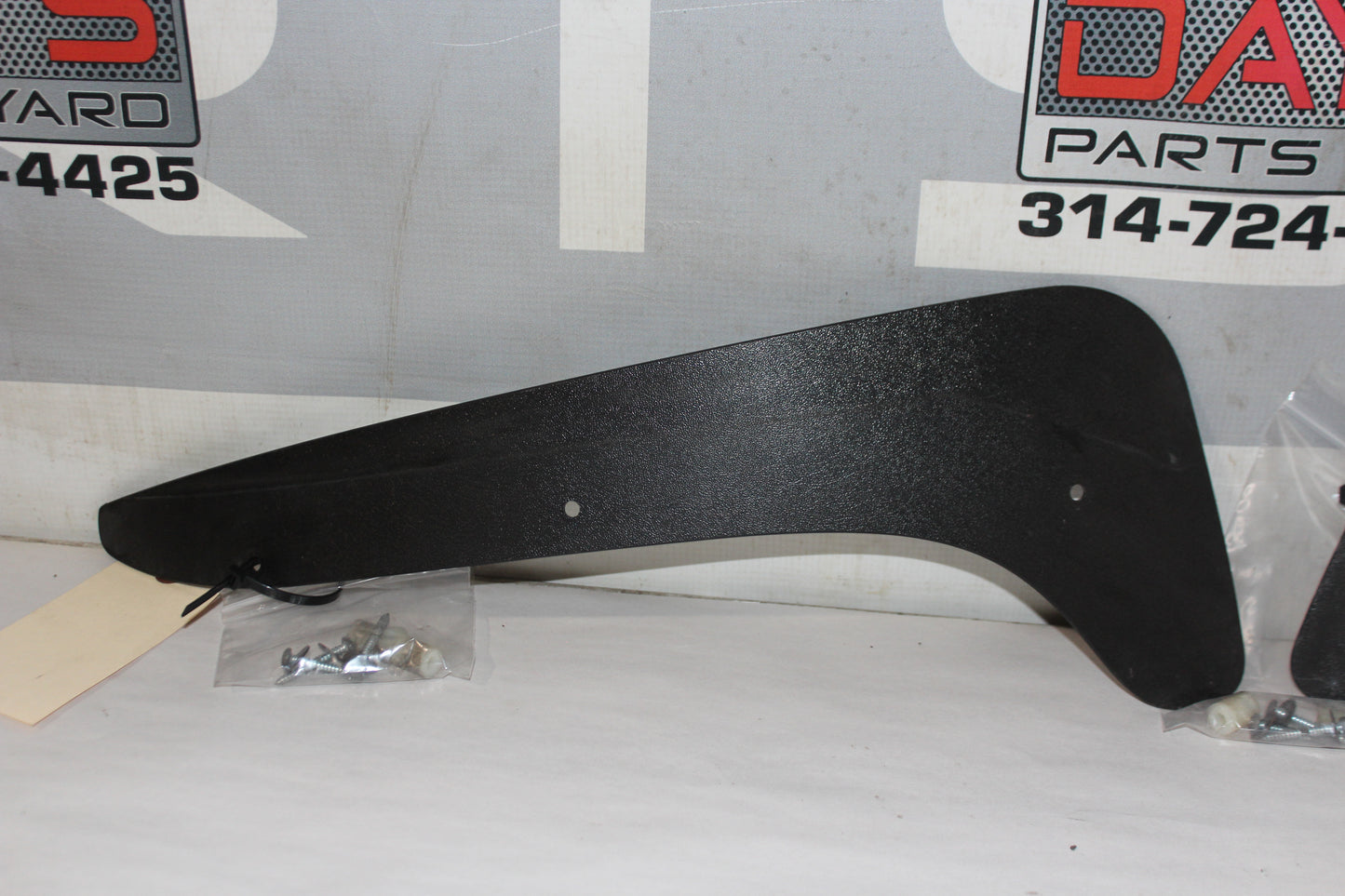 2016 Chevrolet Camaro SS RH & LH Trim Aftermarket Side Skirts - Day's Parts Yard