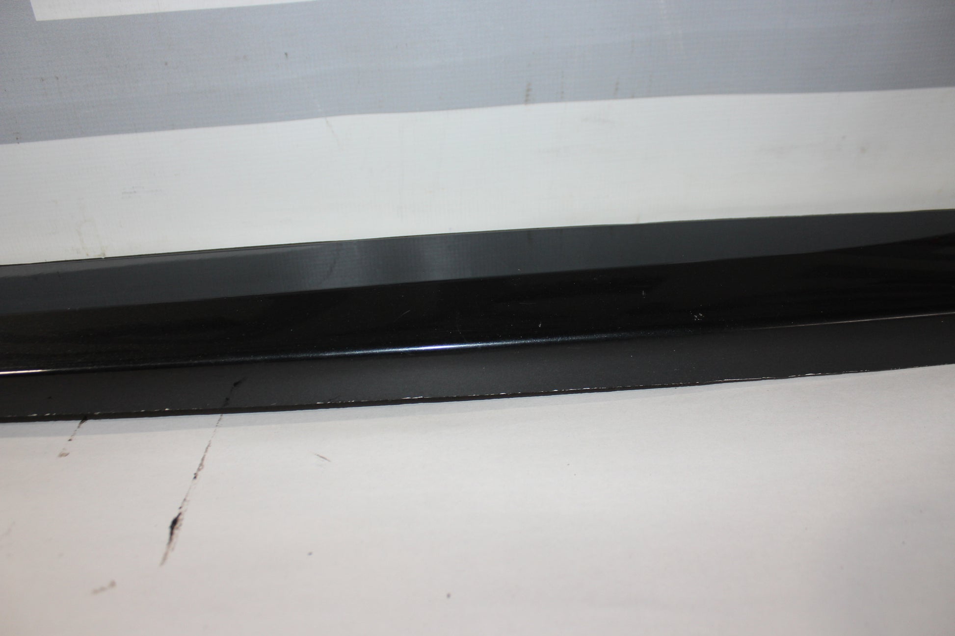 2017 Chevy Corvette Grand Sport 2LT LH Driver Rocker Molding Panel Trim 84113133 OEM - Day's Parts Yard