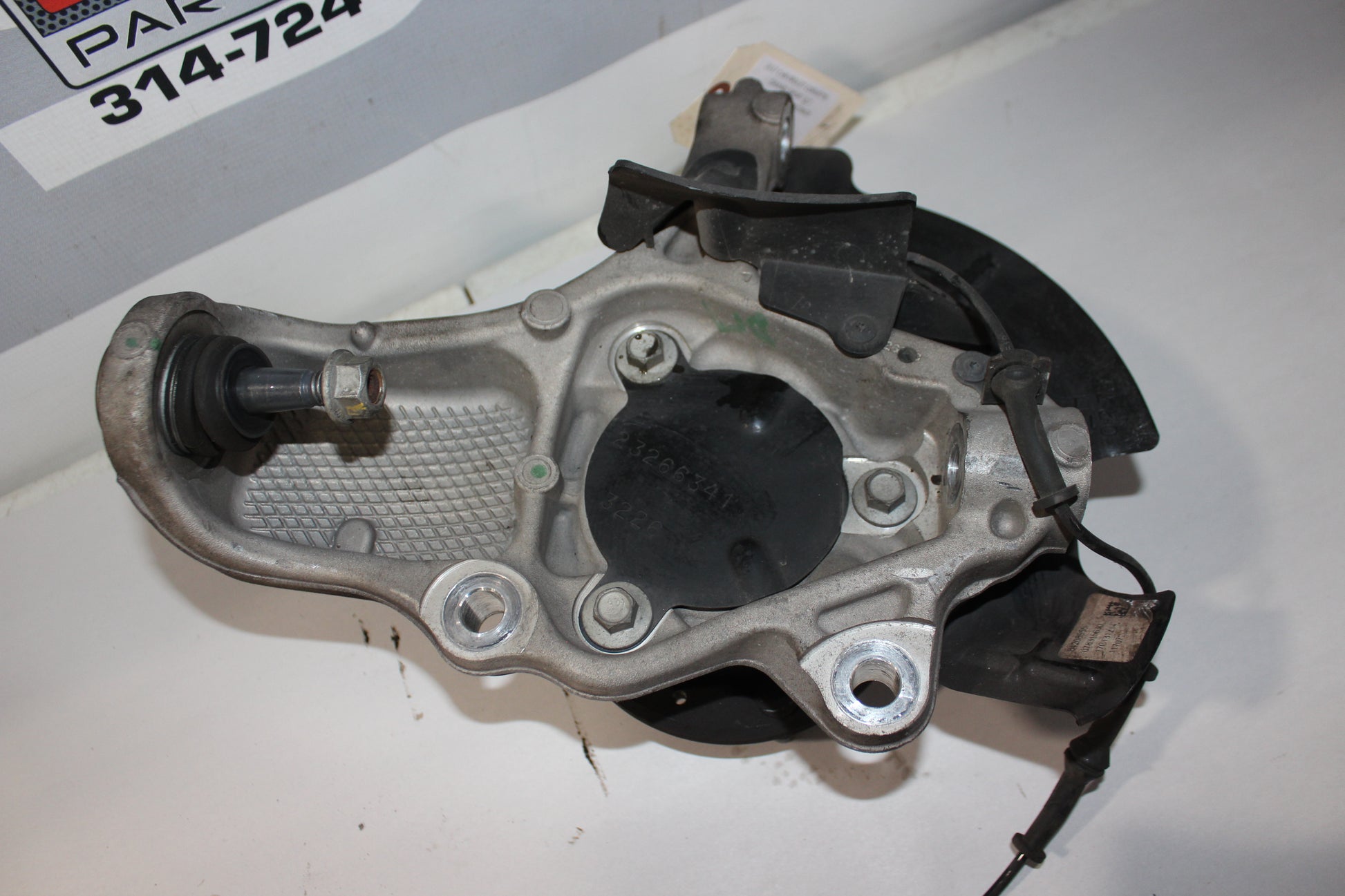 2017 Chevy Corvette Grand Sport 2LT Front LH Driver Spindle Hub OEM - Day's Parts Yard