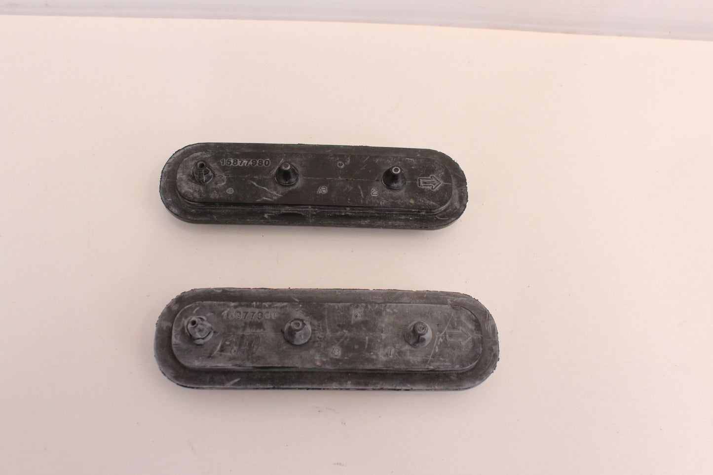 2010 Cadillac CTS-V Rear Trunk Deck Lid Bumper Stoppers Set 15877980 OEM - Day's Parts Yard