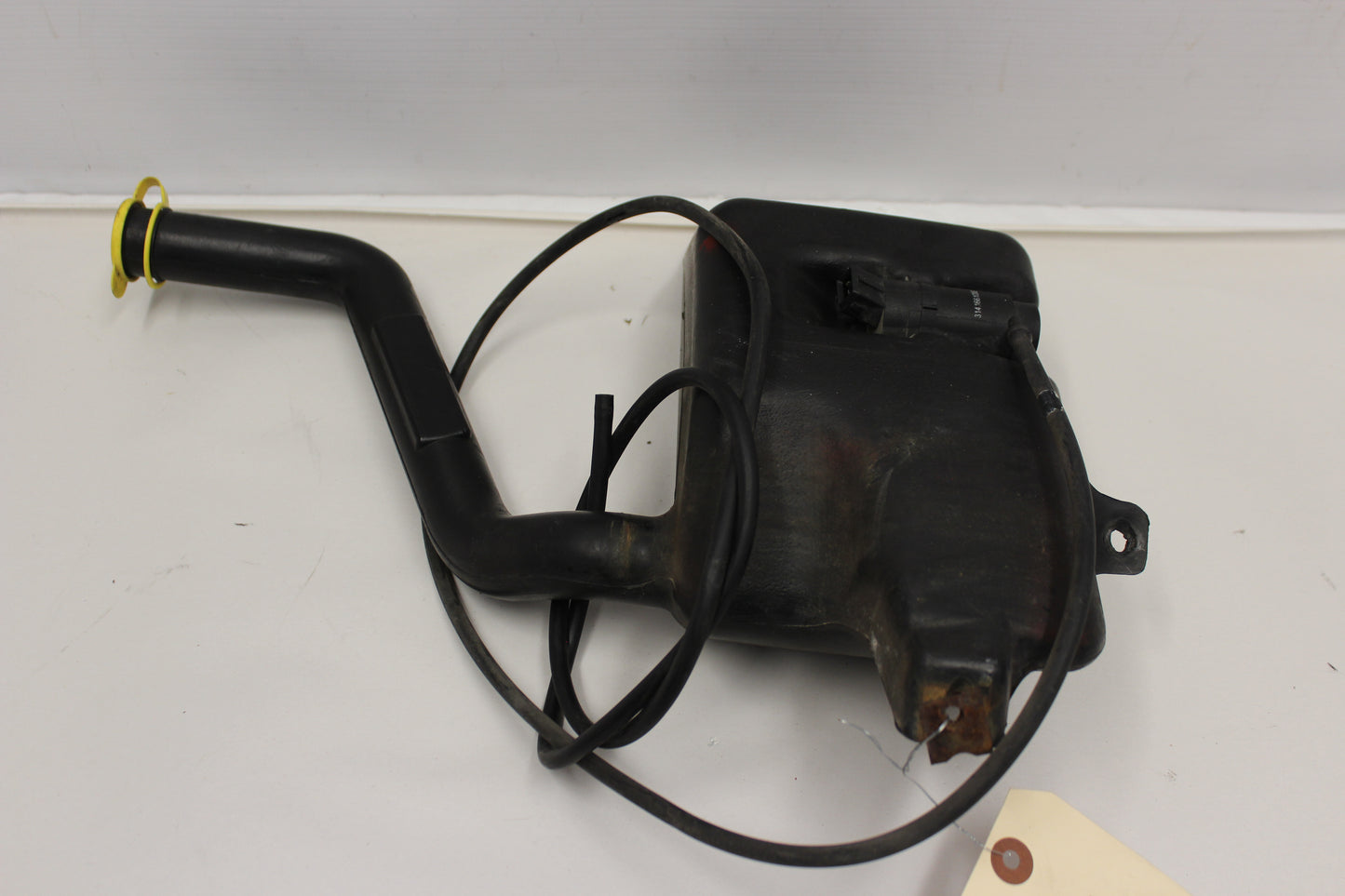 2006 Pontiac GTO Windshield Wiper Pump and Reservoir 4053229 OEM - Day's Parts Yard