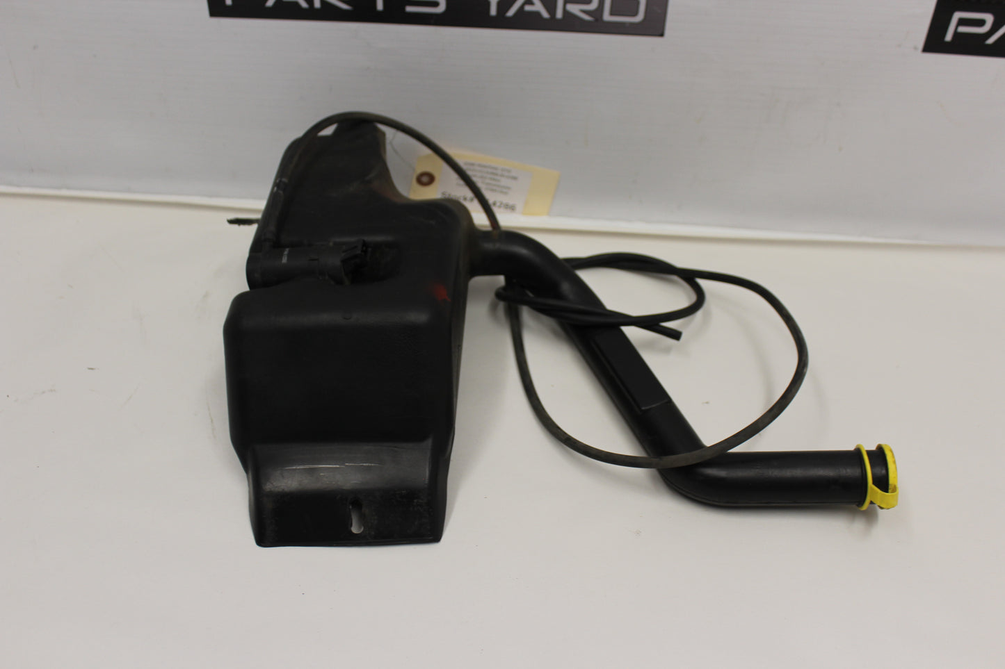2006 Pontiac GTO Windshield Wiper Pump and Reservoir 4053229 OEM - Day's Parts Yard
