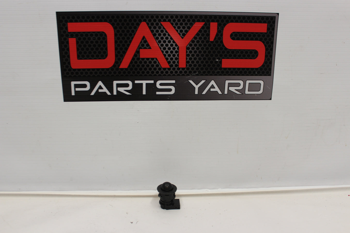 2017 Chevy SS Sedan Positive Battery Jump Start Cover 92458299 OEM - Day's Parts Yard