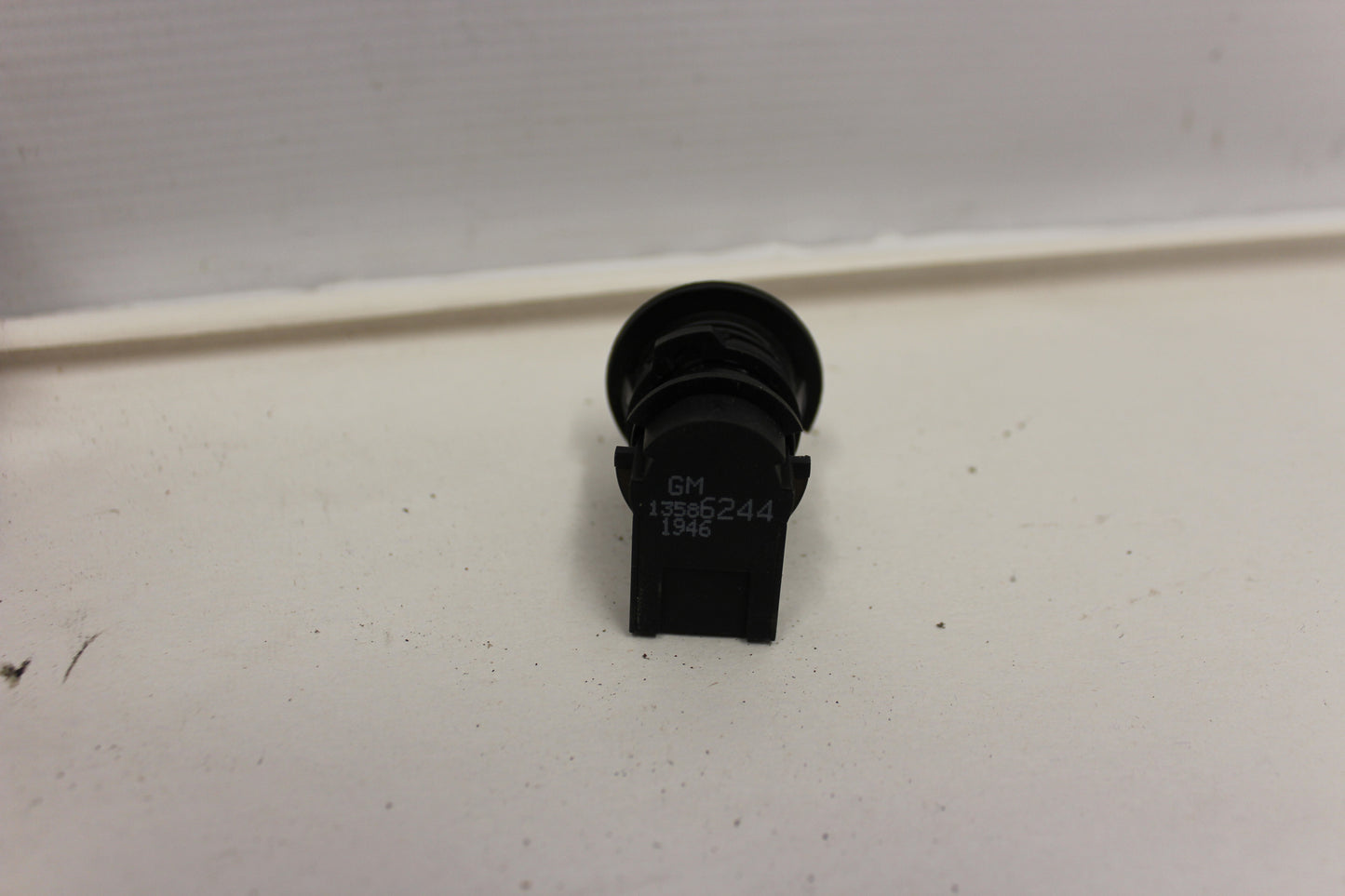 2017 Chevy SS Sedan Head Lamp Head Light Sun Load Light Sensor 13586244 OEM - Day's Parts Yard