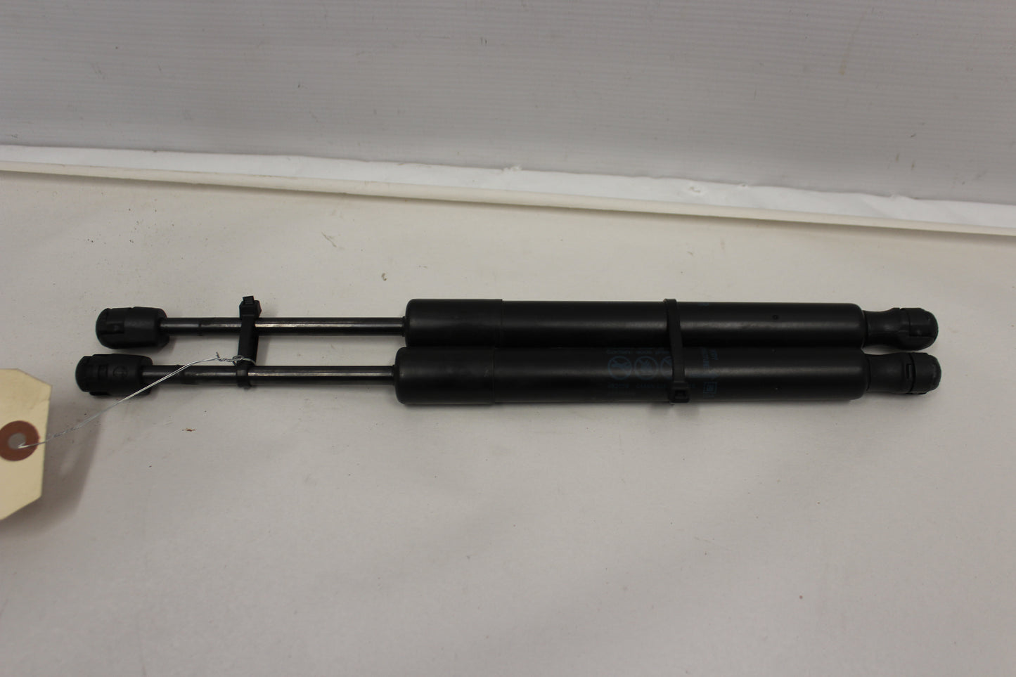 2017 Chevy Corvette Grand Sport 2LT Lift Gate Hatch Strut Shock Set 23356448 OEM - Day's Parts Yard
