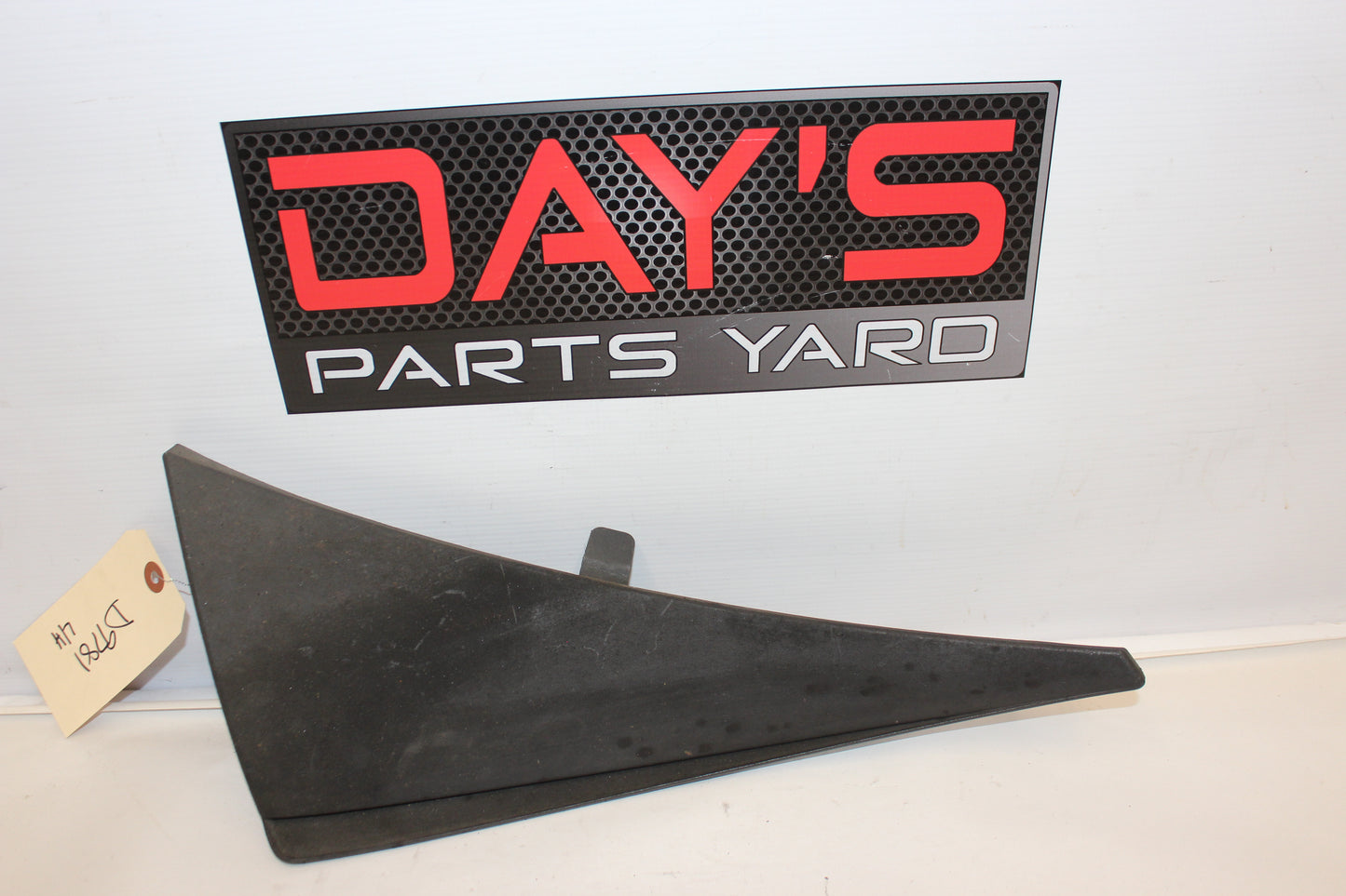 2017 Chevy Corvette Grand Sport 2LT LH Driver Front Wheel Opening Molding 22935637 OEM - Day's Parts Yard