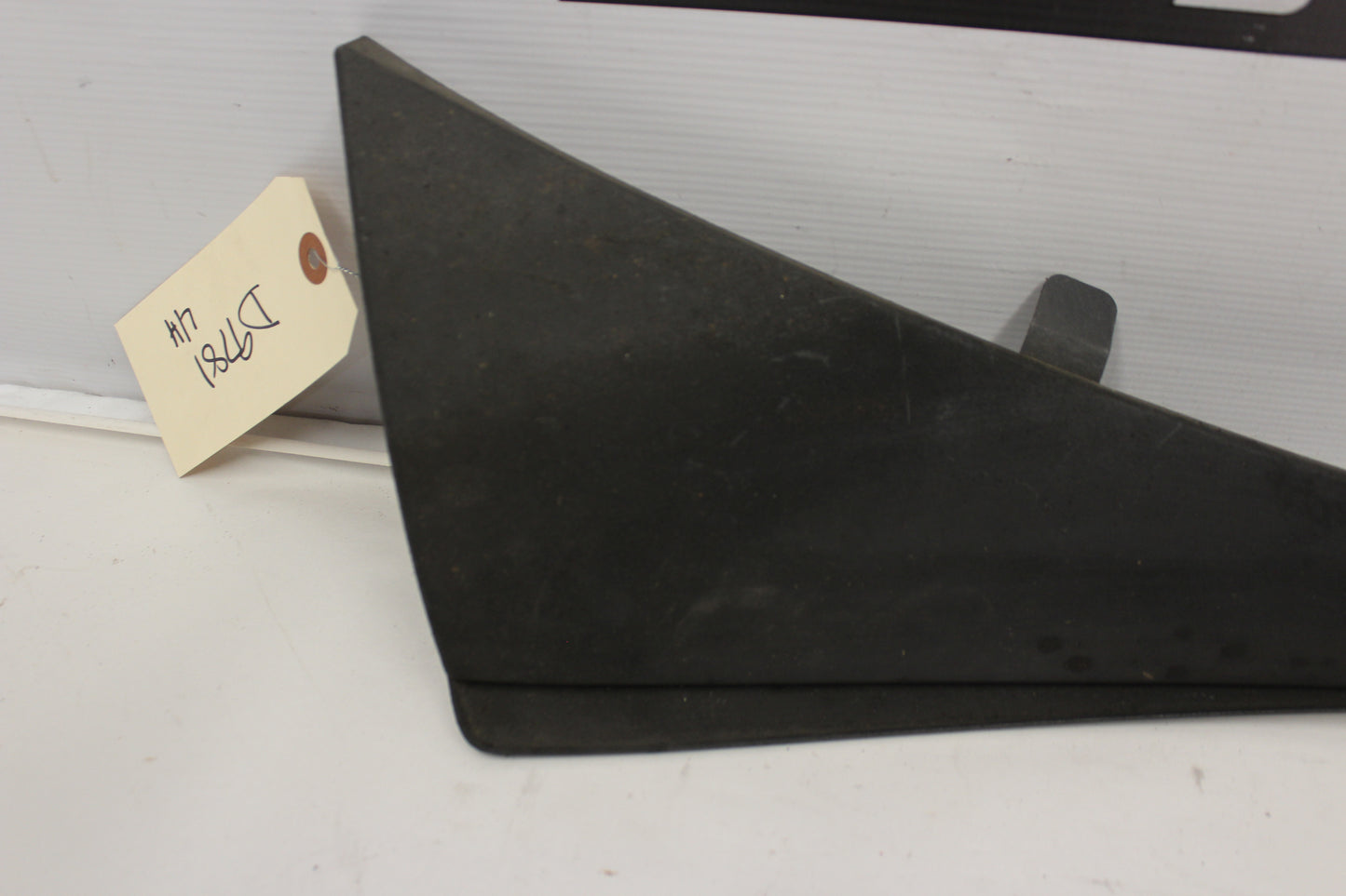 2017 Chevy Corvette Grand Sport 2LT LH Driver Front Wheel Opening Molding 22935637 OEM - Day's Parts Yard