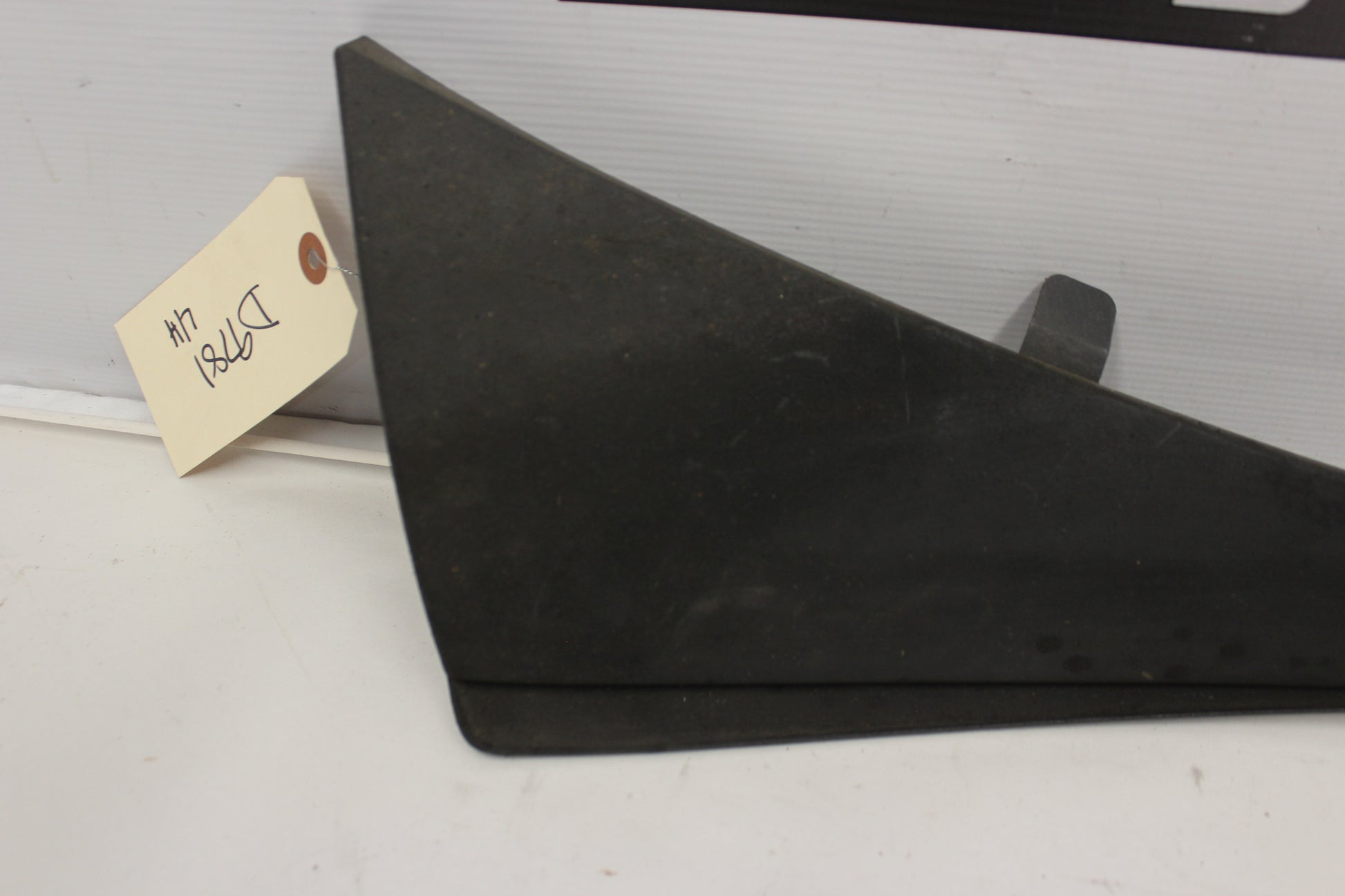 2017 Chevy Corvette Grand Sport 2LT LH Driver Front Wheel Opening Molding 22935637 OEM - Day's Parts Yard