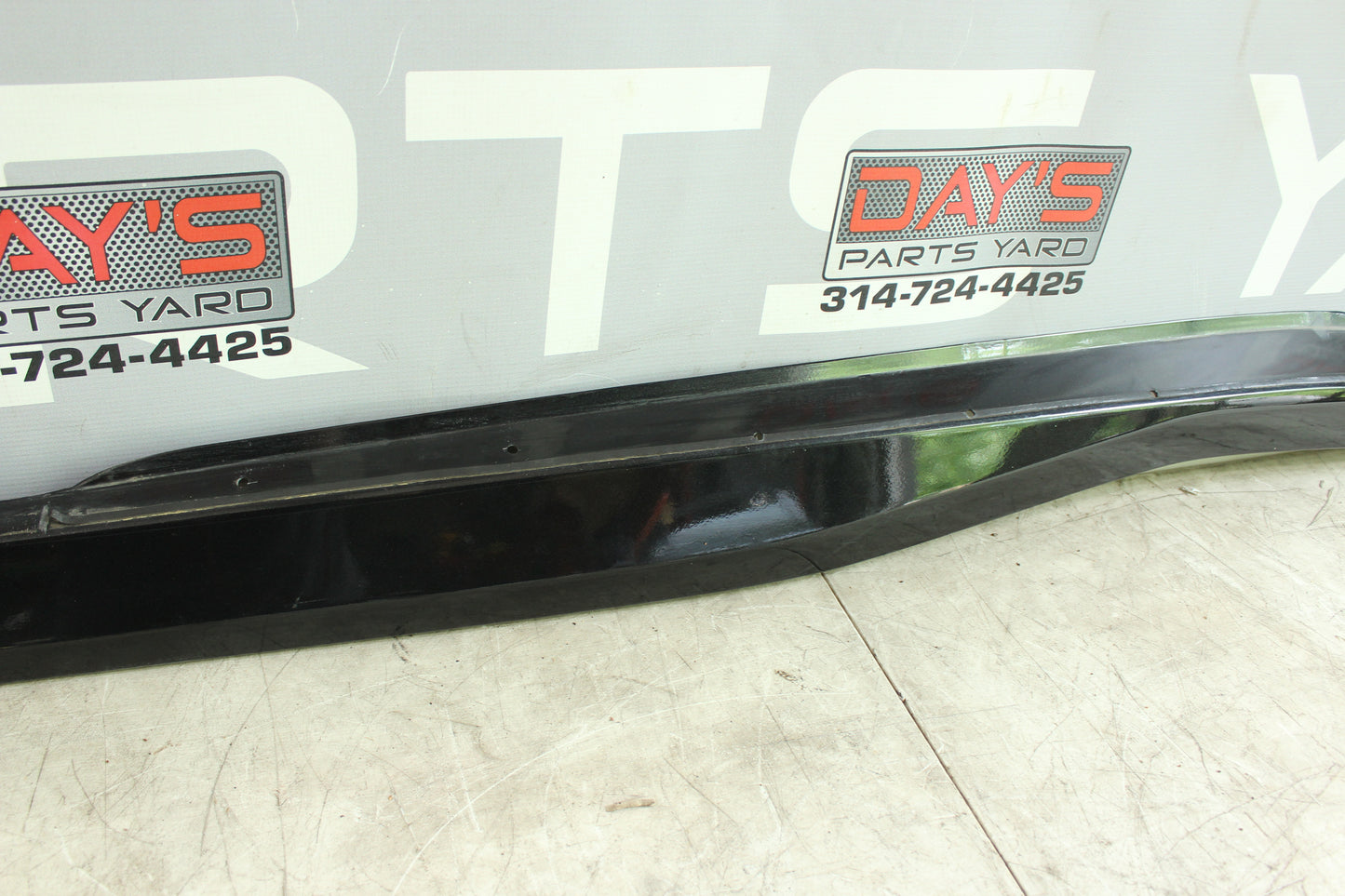 2015 Chevy Corvette LH Driver Rocker Molding Trim Carbon Flash OEM - Day's Parts Yard
