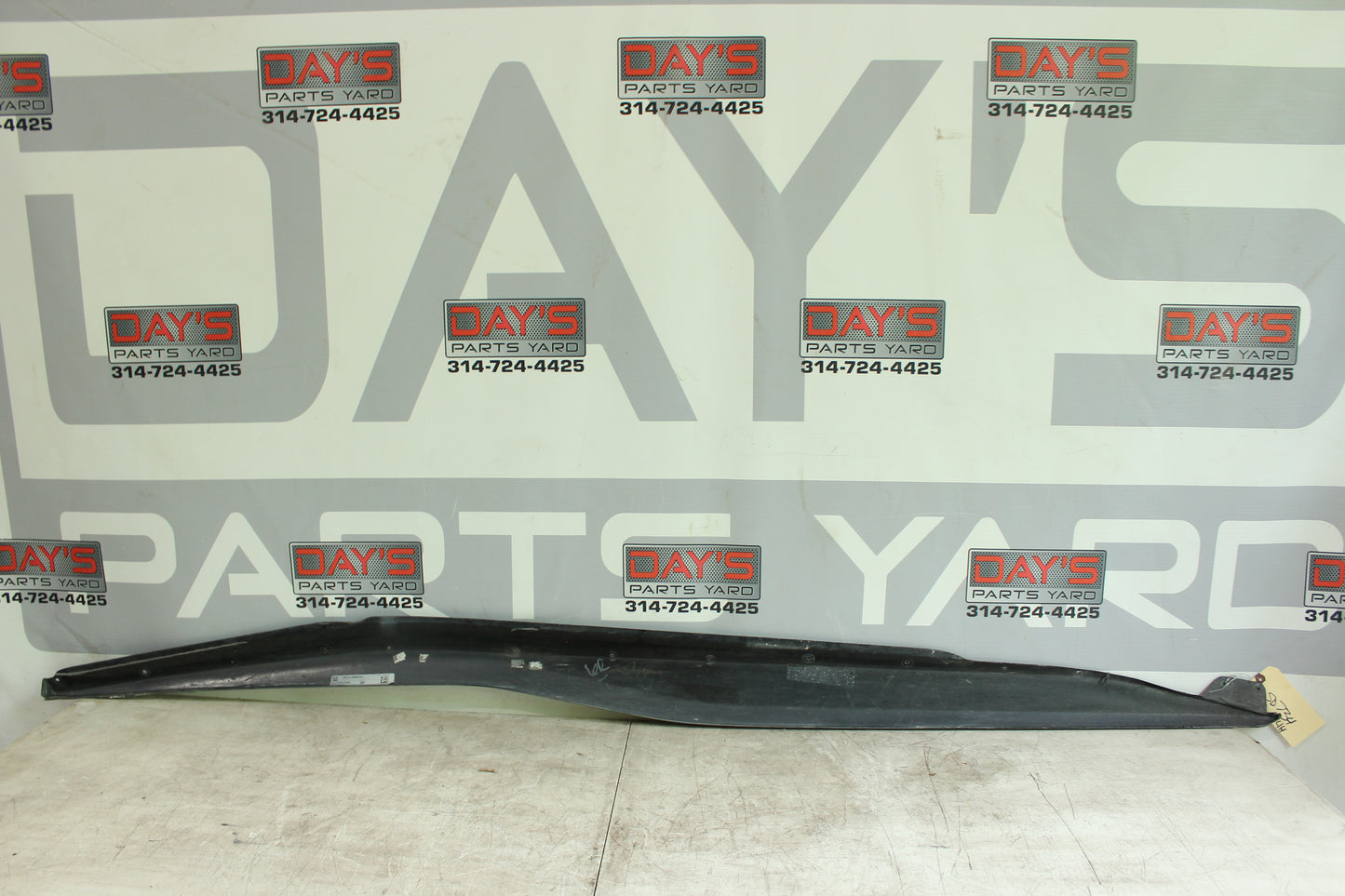 2015 Chevy Corvette LH Driver Rocker Molding Trim Carbon Flash OEM - Day's Parts Yard