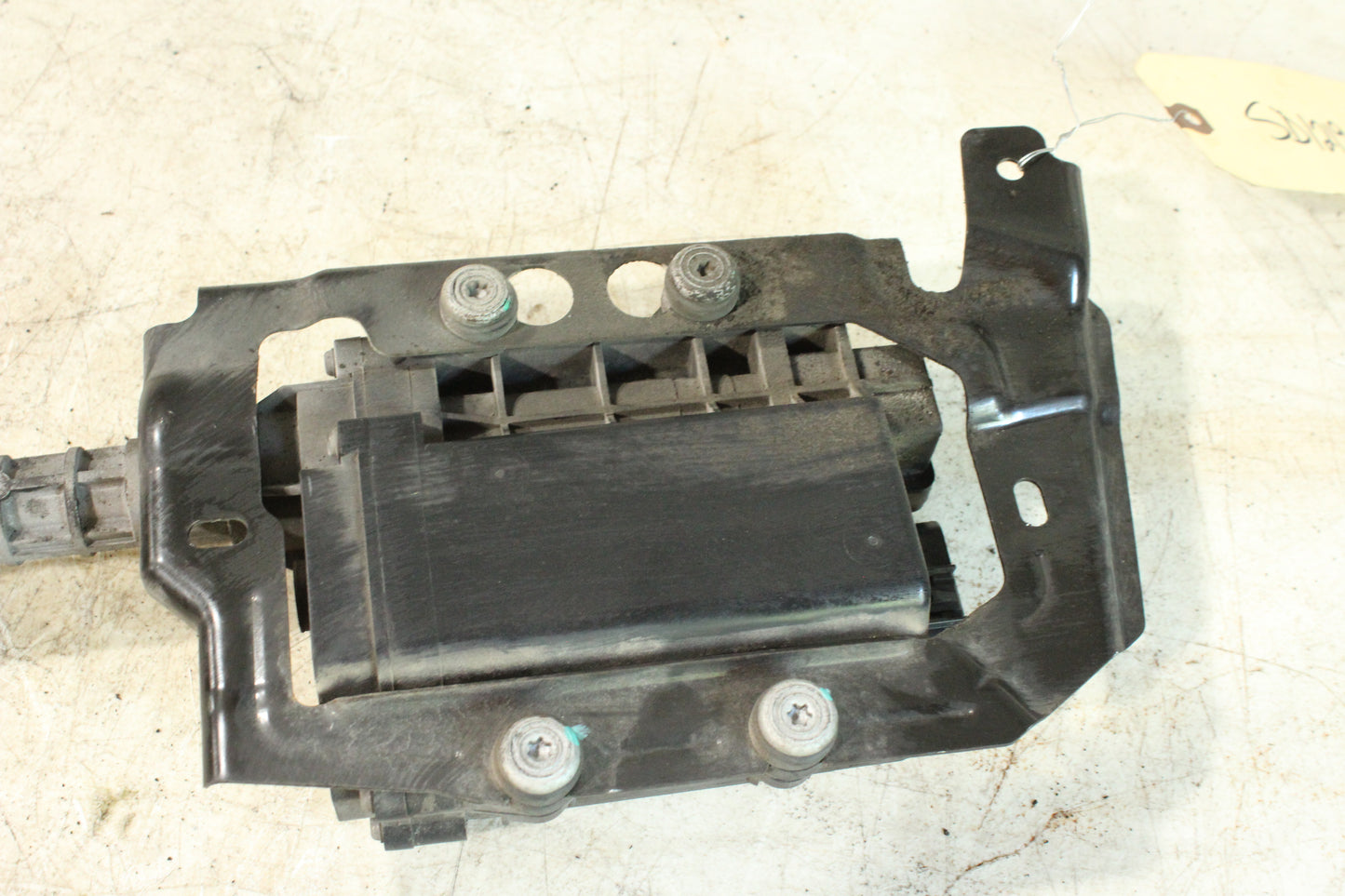 2014 Chevy SS Sedan Emergency E Brake Parking Brake Actuator 92258052 OEM - Day's Parts Yard