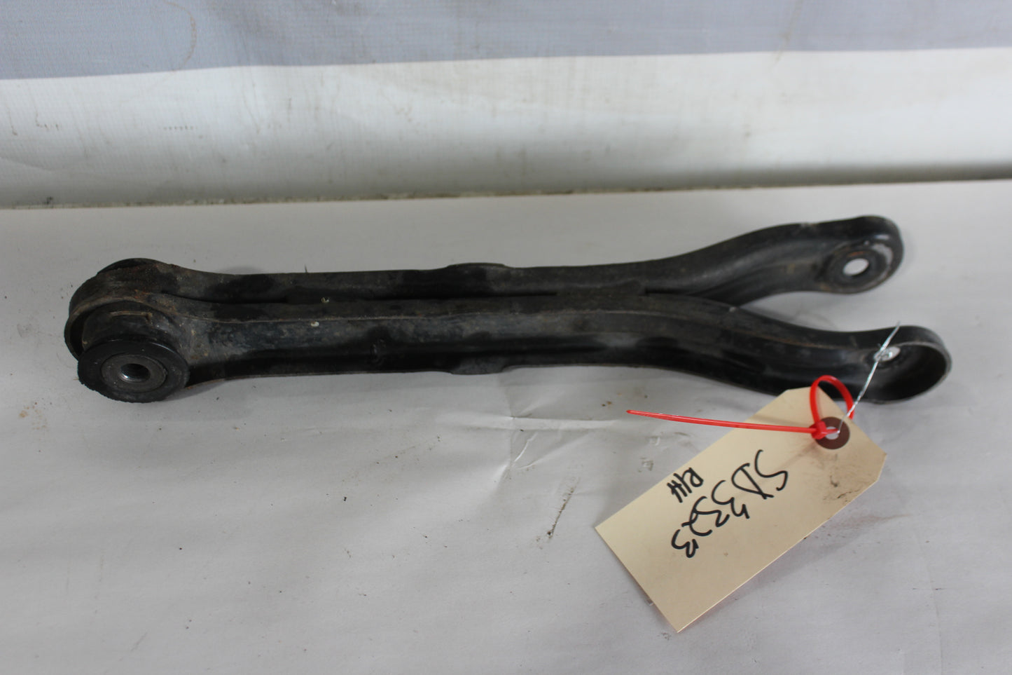 2010 Chevrolet Camaro SS RH Passenger Rear Suspension Trailing Control Arm OEM - Day's Parts Yard