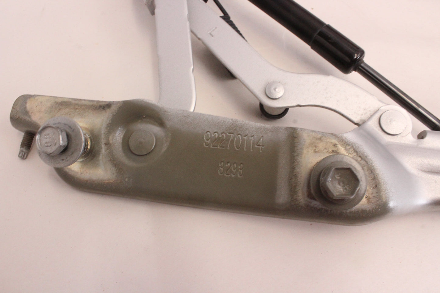 2014 Chevy SS Sedan RH & LH Trunk Deck Lid Hinges 92270113 92270114 OEM - Day's Parts Yard