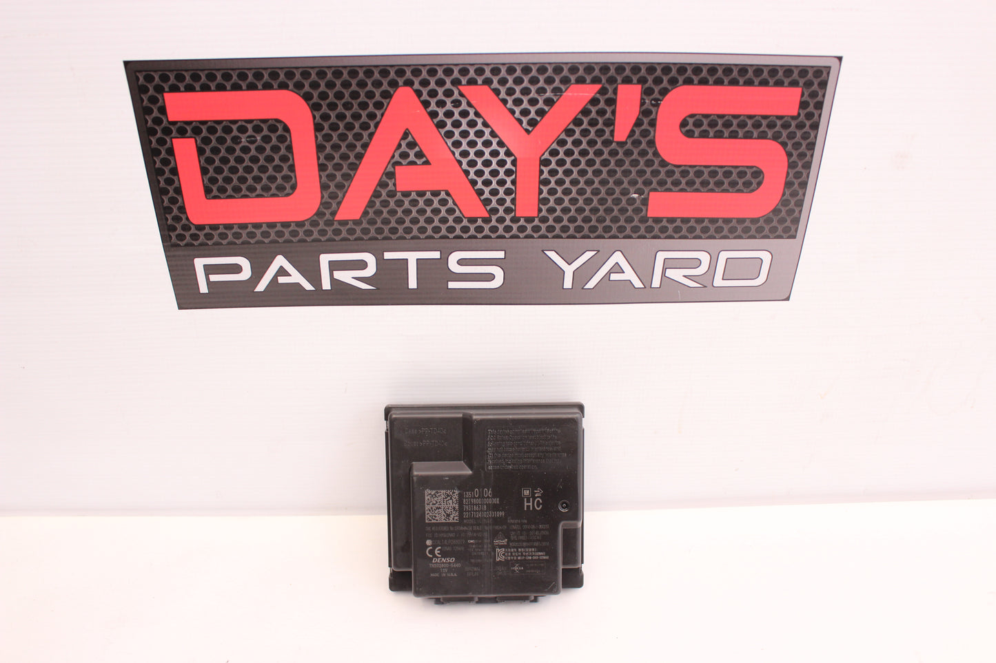 2017 Chevy Camaro SS Keyless Entry Module 13510106 OEM - Day's Parts Yard
