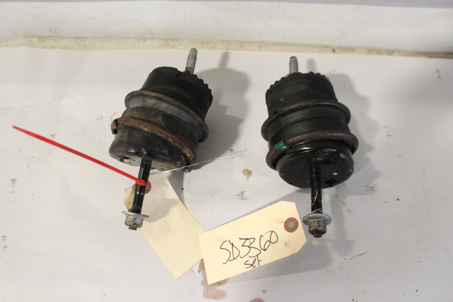 2010 Chevrolet Camaro SS Motor Mount Set OEM - Day's Parts Yard