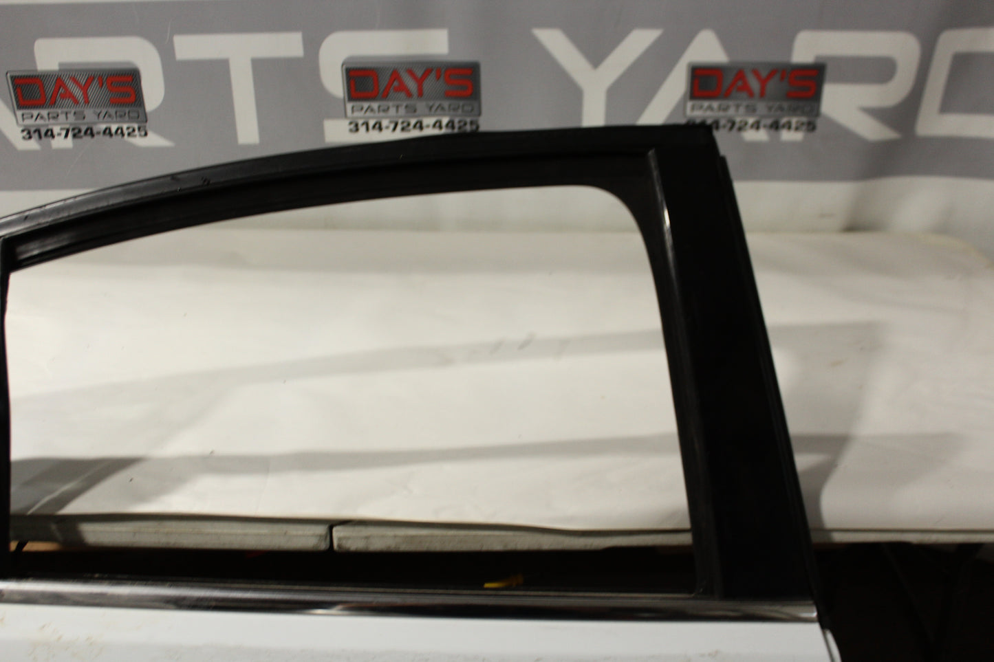 2009 Pontiac G8 GT Rear RH Passenger Door White 92161310 OEM - Day's Parts Yard