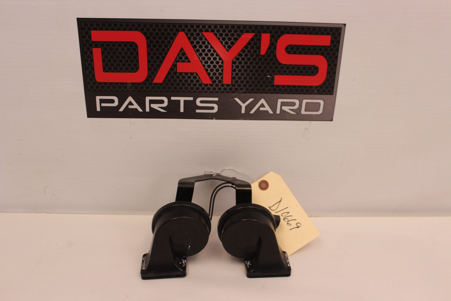 2018 Chevy Camaro SS Horns OEM - Day's Parts Yard