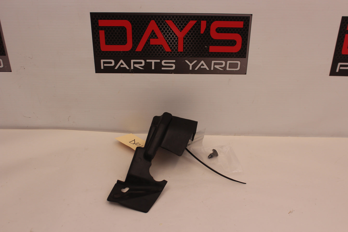 2018 Chevy Camaro SS Air Intake Cleaner Shield OEM - Day's Parts Yard