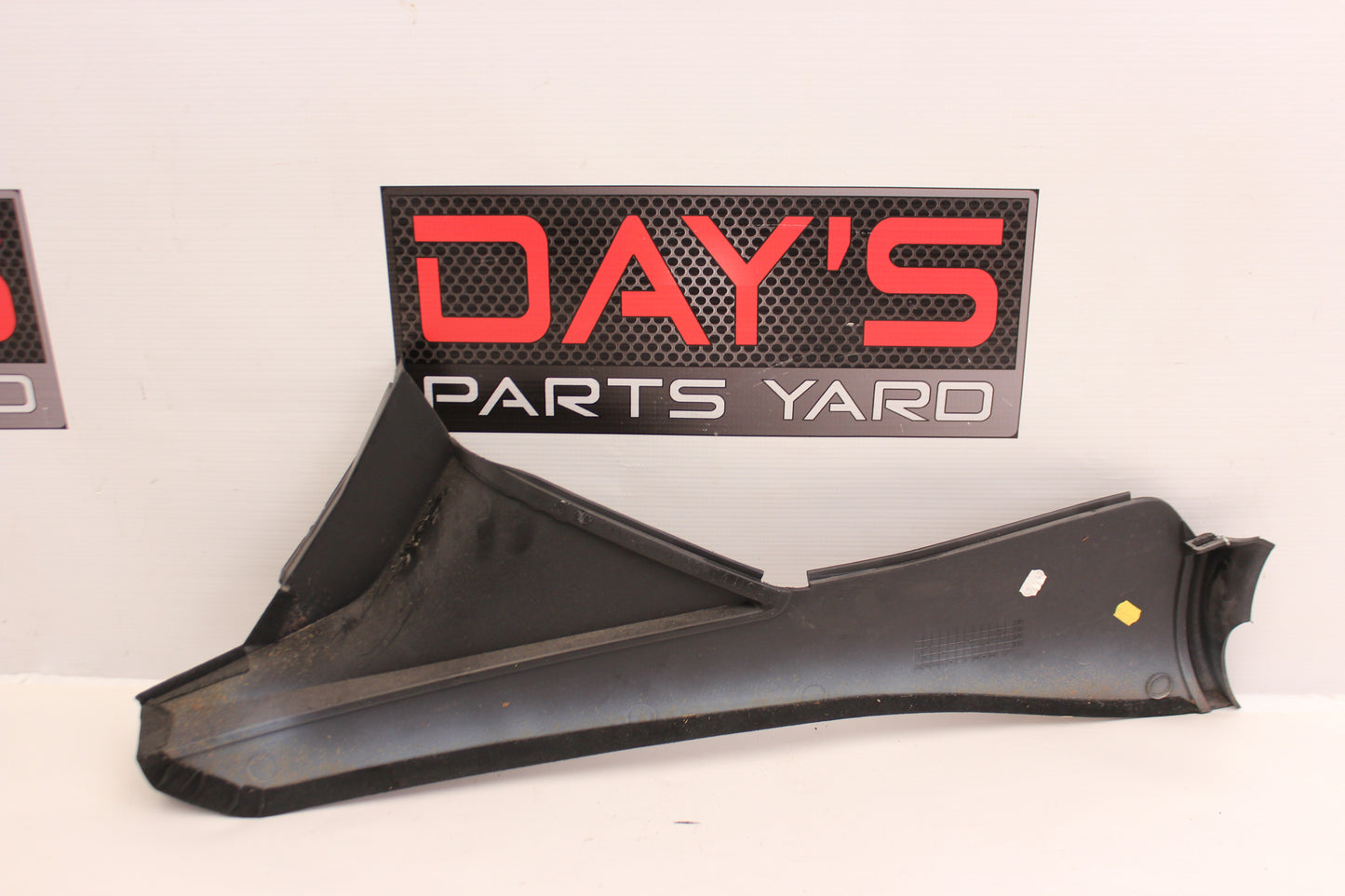 2006 Pontiac GTO RH & LH Console Trim Back Suede 92156764 92156766 OEM - Day's Parts Yard