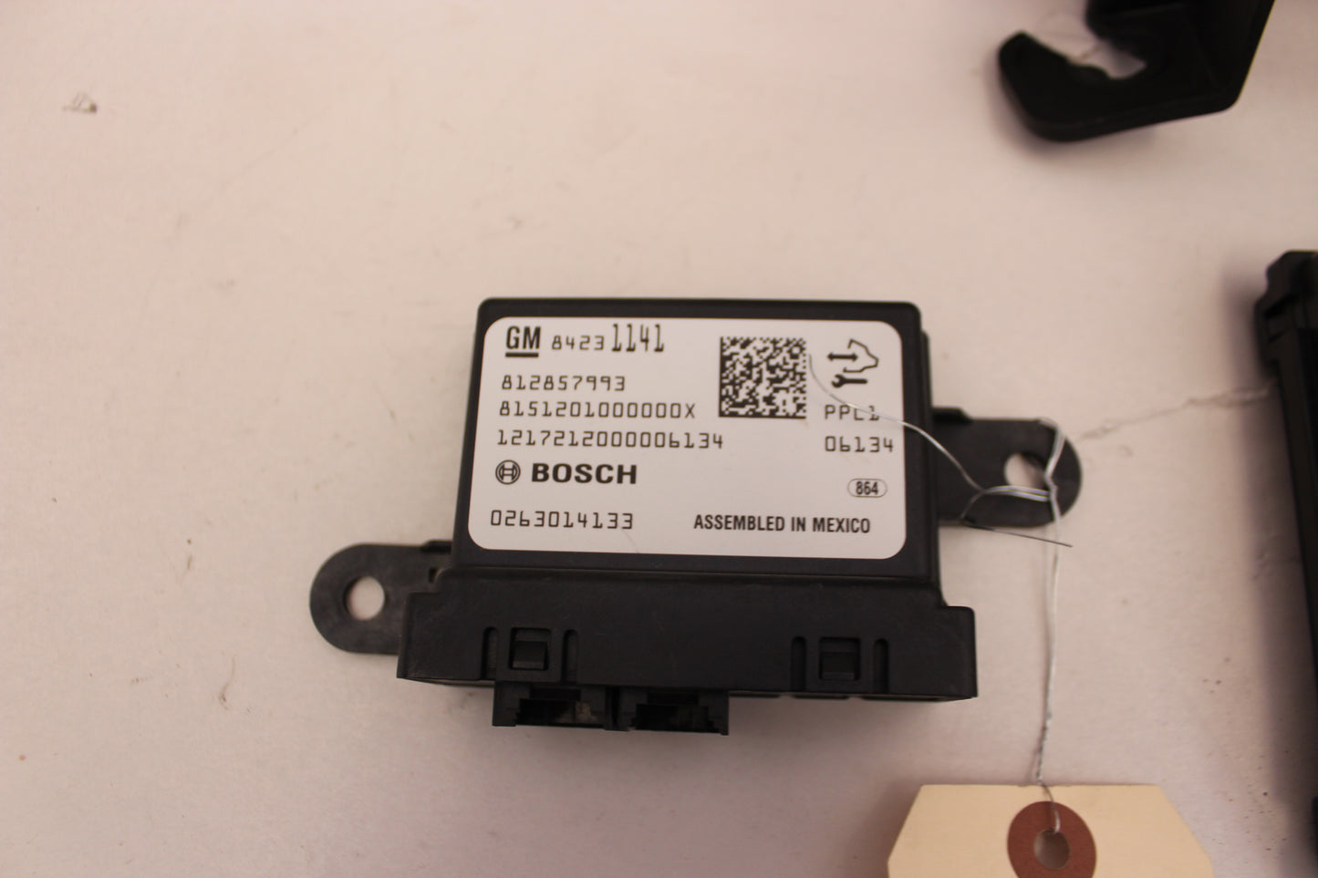 2018 Chevrolet Camaro SS Parking Assist and Keyless Entry Module w/ Bracket OEM - Day's Parts Yard