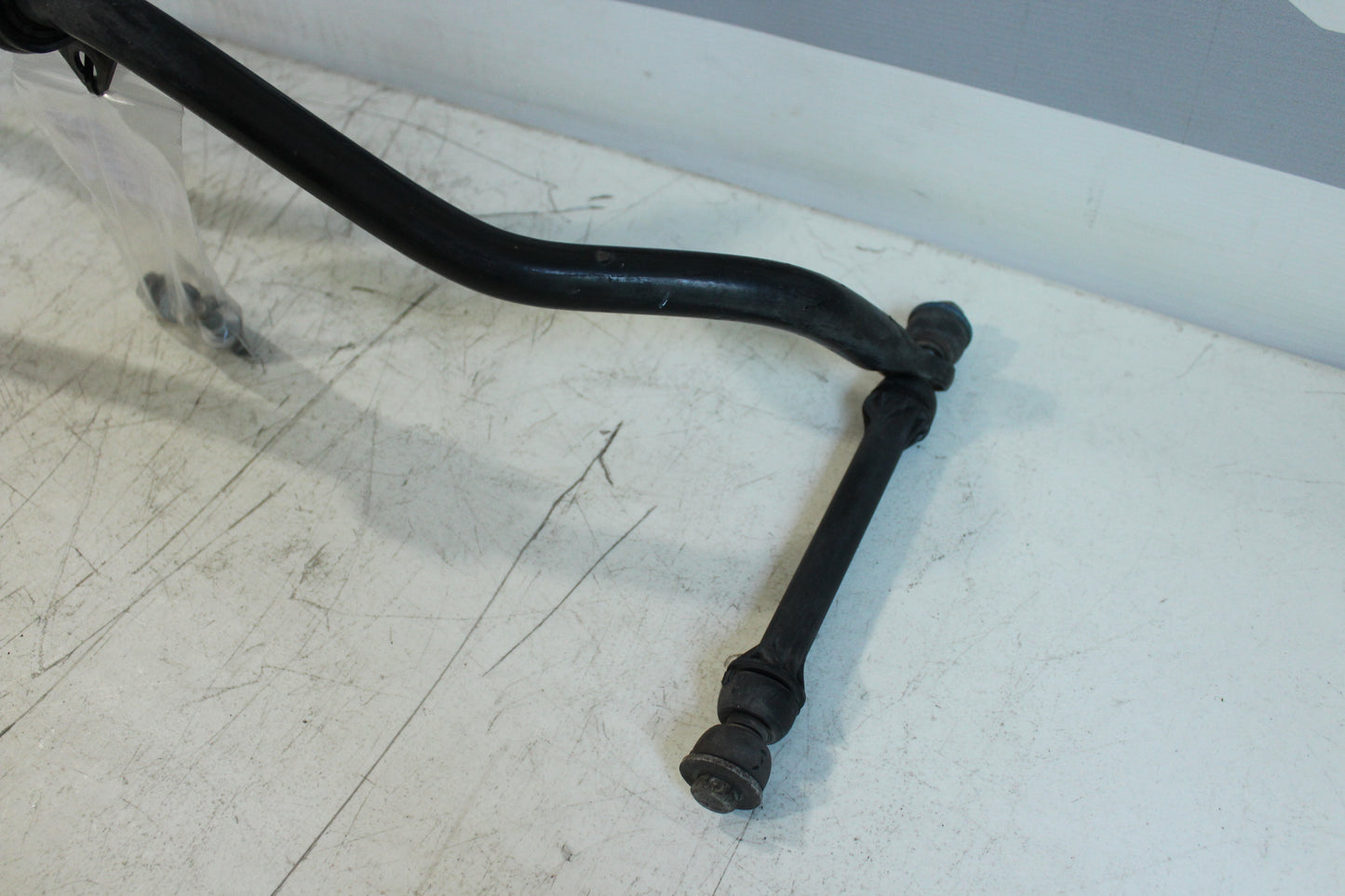 2005 Pontiac GTO Front Sway Bar w/ End Links & Hardware OEM - Day's Parts Yard