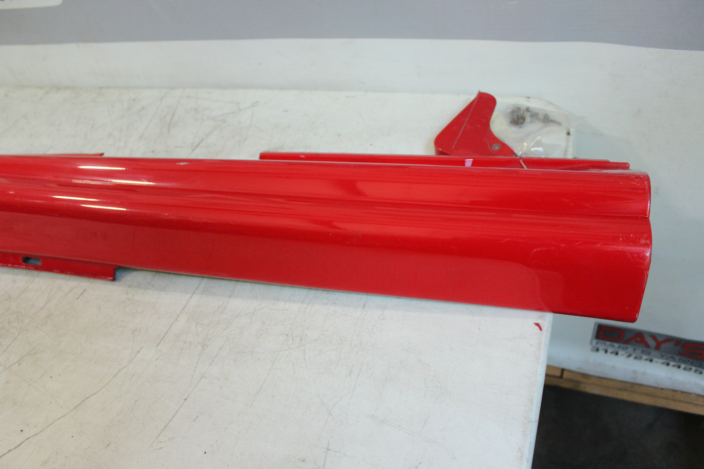 2006 Pontiac GTO RH Passenger Rocker Molding 92059936 92078056 OEM - Day's Parts Yard