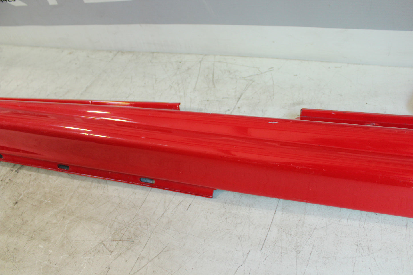 2006 Pontiac GTO RH Passenger Rocker Molding 92059936 92078056 OEM - Day's Parts Yard