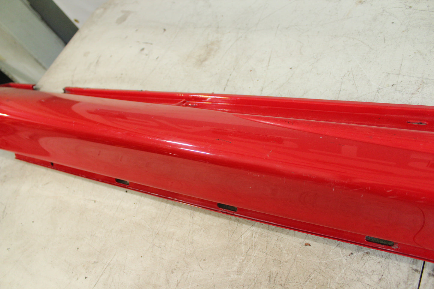 2006 Pontiac GTO RH Passenger Rocker Molding 92059936 92078056 OEM - Day's Parts Yard