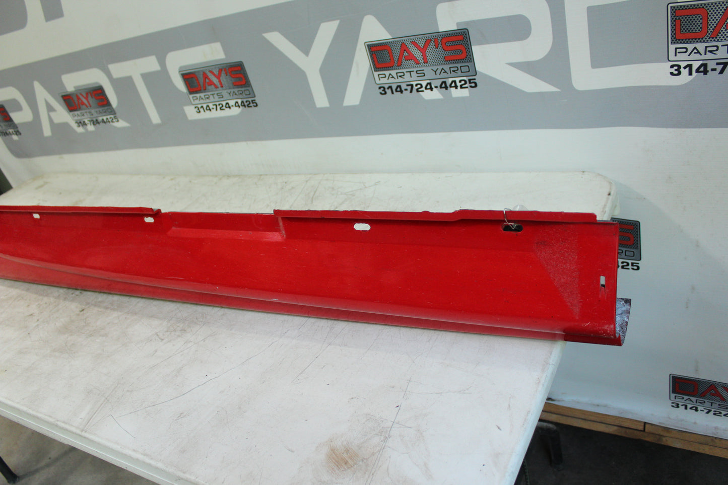 2006 Pontiac GTO RH Passenger Rocker Molding 92059936 92078056 OEM - Day's Parts Yard