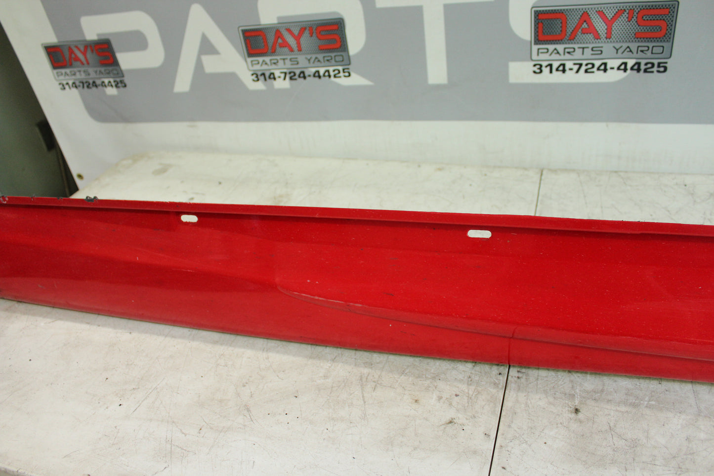 2006 Pontiac GTO RH Passenger Rocker Molding 92059936 92078056 OEM - Day's Parts Yard