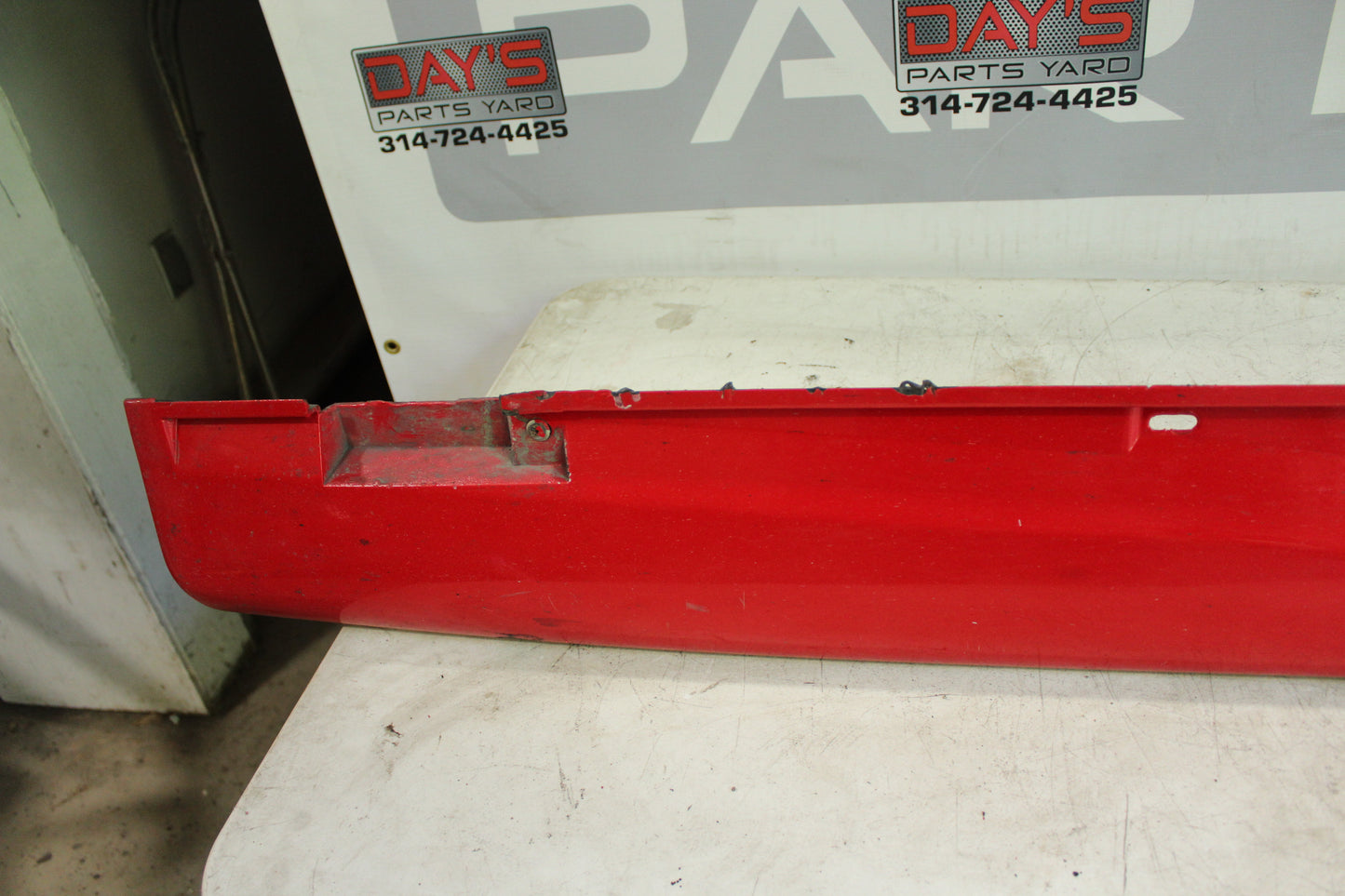 2006 Pontiac GTO RH Passenger Rocker Molding 92059936 92078056 OEM - Day's Parts Yard