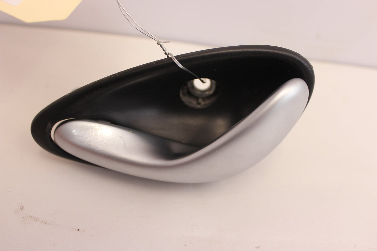 2005 Pontiac GTO RH Passenger Interior Door Handle OEM - Day's Parts Yard