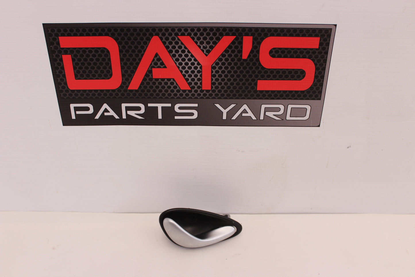 2005 Pontiac GTO RH Passenger Interior Door Handle OEM - Day's Parts Yard