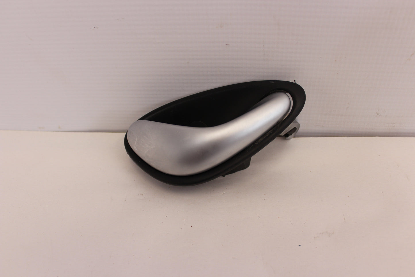 2005 Pontiac GTO RH Passenger Interior Door Handle OEM - Day's Parts Yard