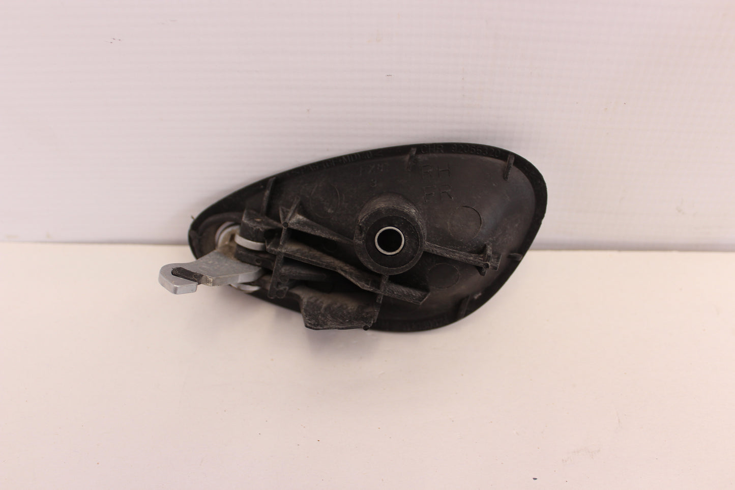 2005 Pontiac GTO RH Passenger Interior Door Handle OEM - Day's Parts Yard
