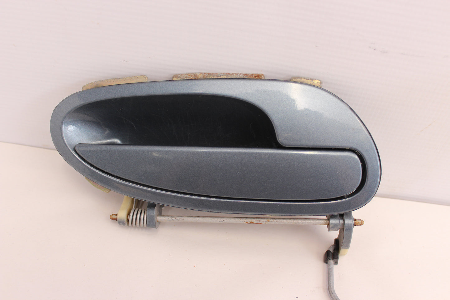 2005 Pontiac GTO RH Passenger Exterior Door Handle OEM - Day's Parts Yard