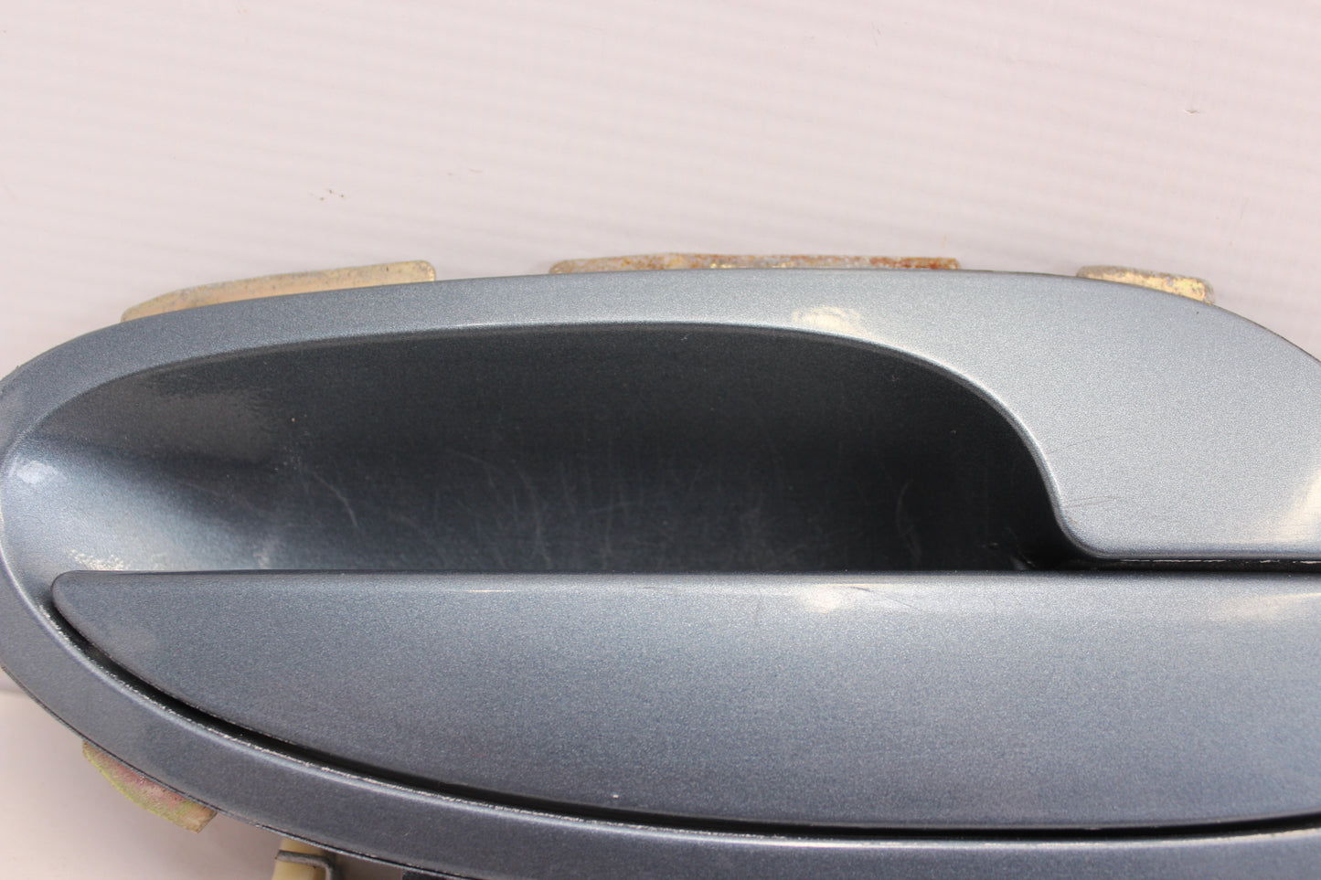 2005 Pontiac GTO RH Passenger Exterior Door Handle OEM - Day's Parts Yard