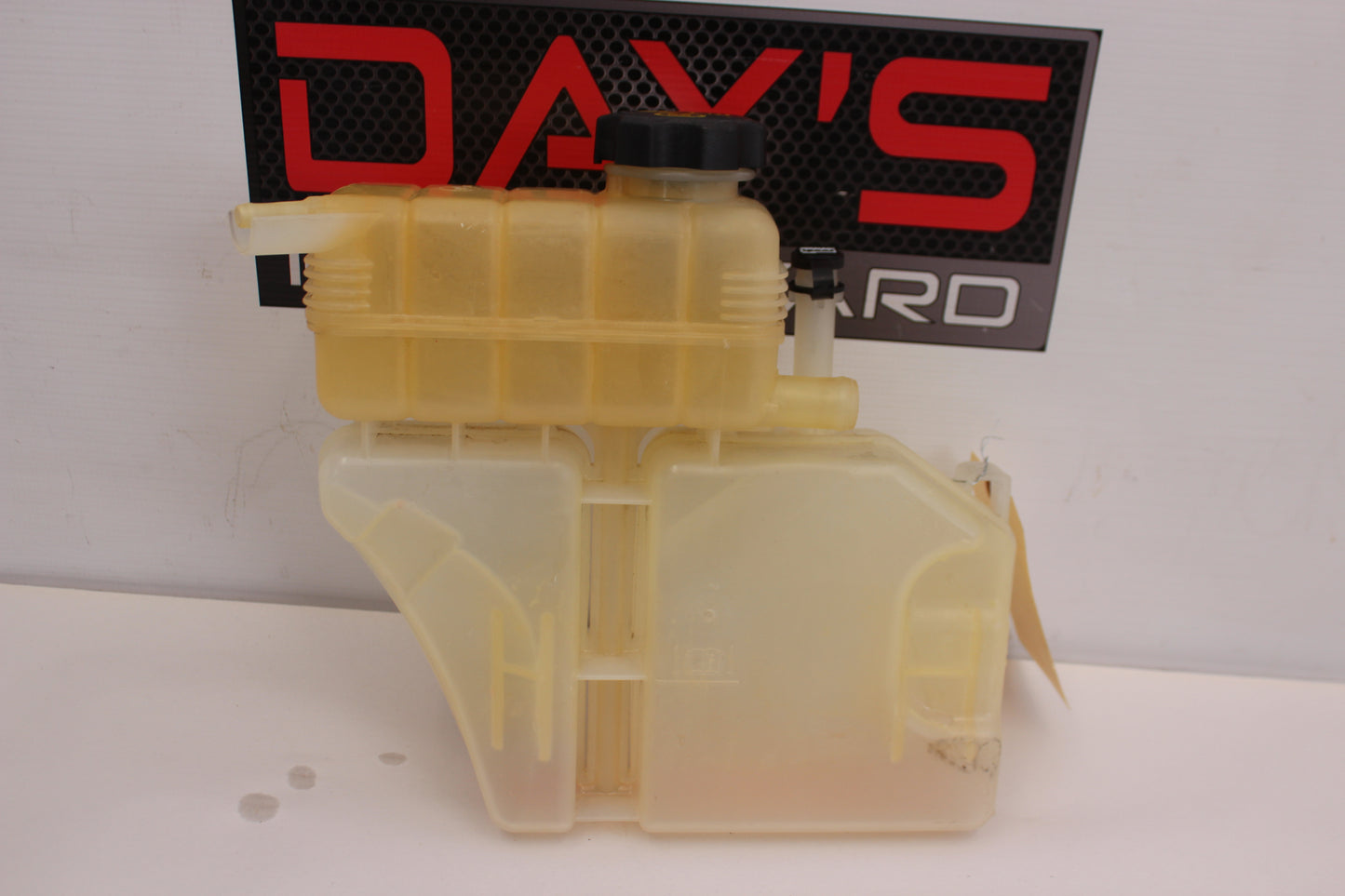 2017 Chevy Camaro SS Engine Coolant Recovery Reservoir Tank 22948113 OEM - Day's Parts Yard