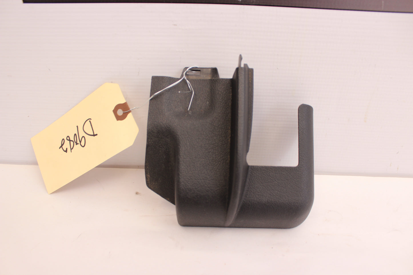 2006 Pontiac GTO LH Driver Seat Rail Track Bracket Cover 92211695 OEM - Day's Parts Yard
