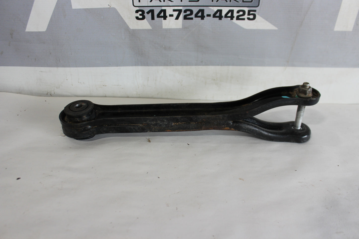 2009 Pontiac G8 GT Rear LH Driver Suspension Trailing Control Arms OEM - Day's Parts Yard