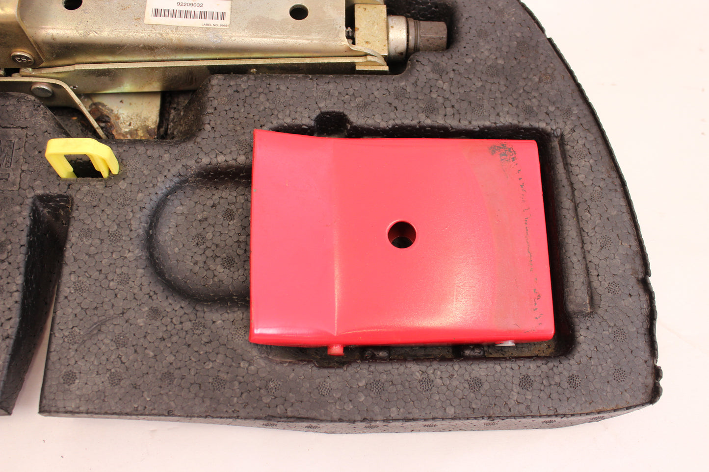 2005 Pontiac GTO Emergency Spare Tire Jack Kit 92209032 OEM. - Day's Parts Yard