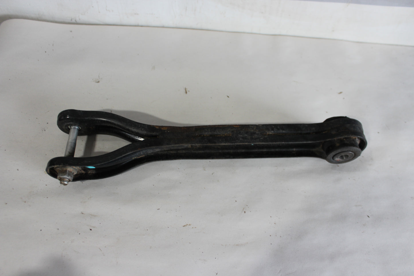 2009 Pontiac G8 GT Rear LH Driver Suspension Trailing Control Arms OEM - Day's Parts Yard