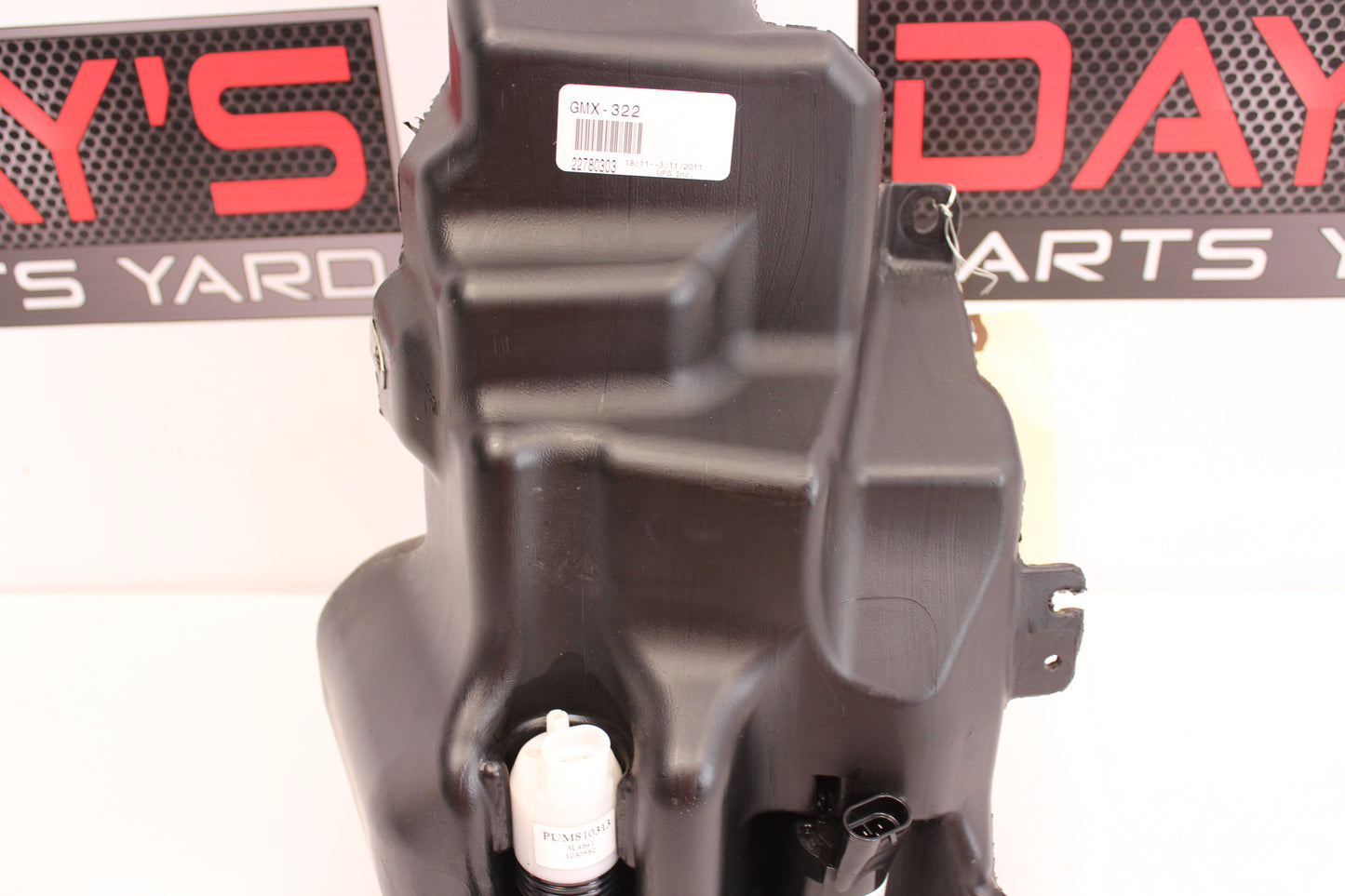 2011 Cadillac CTS-V Coupe Windshield Wiper Reservoir Tank 22780303 OEM - Day's Parts Yard