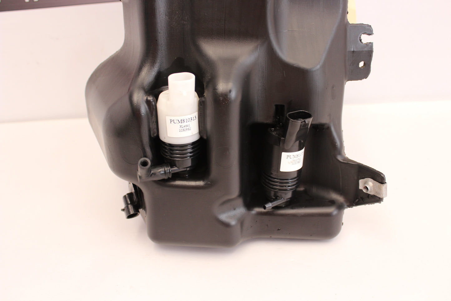 2011 Cadillac CTS-V Coupe Windshield Wiper Reservoir Tank 22780303 OEM - Day's Parts Yard