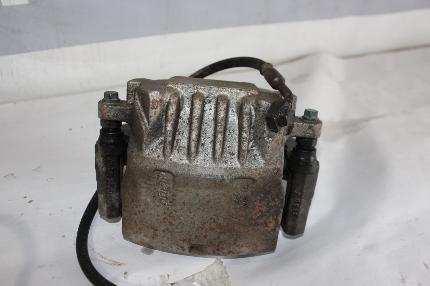 2009 Pontiac G8 GT Front PBR Brake Calipers OEM - Day's Parts Yard