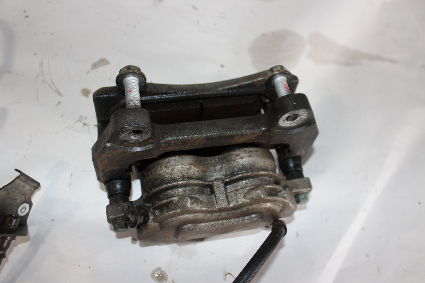 2009 Pontiac G8 GT Front PBR Brake Calipers OEM - Day's Parts Yard