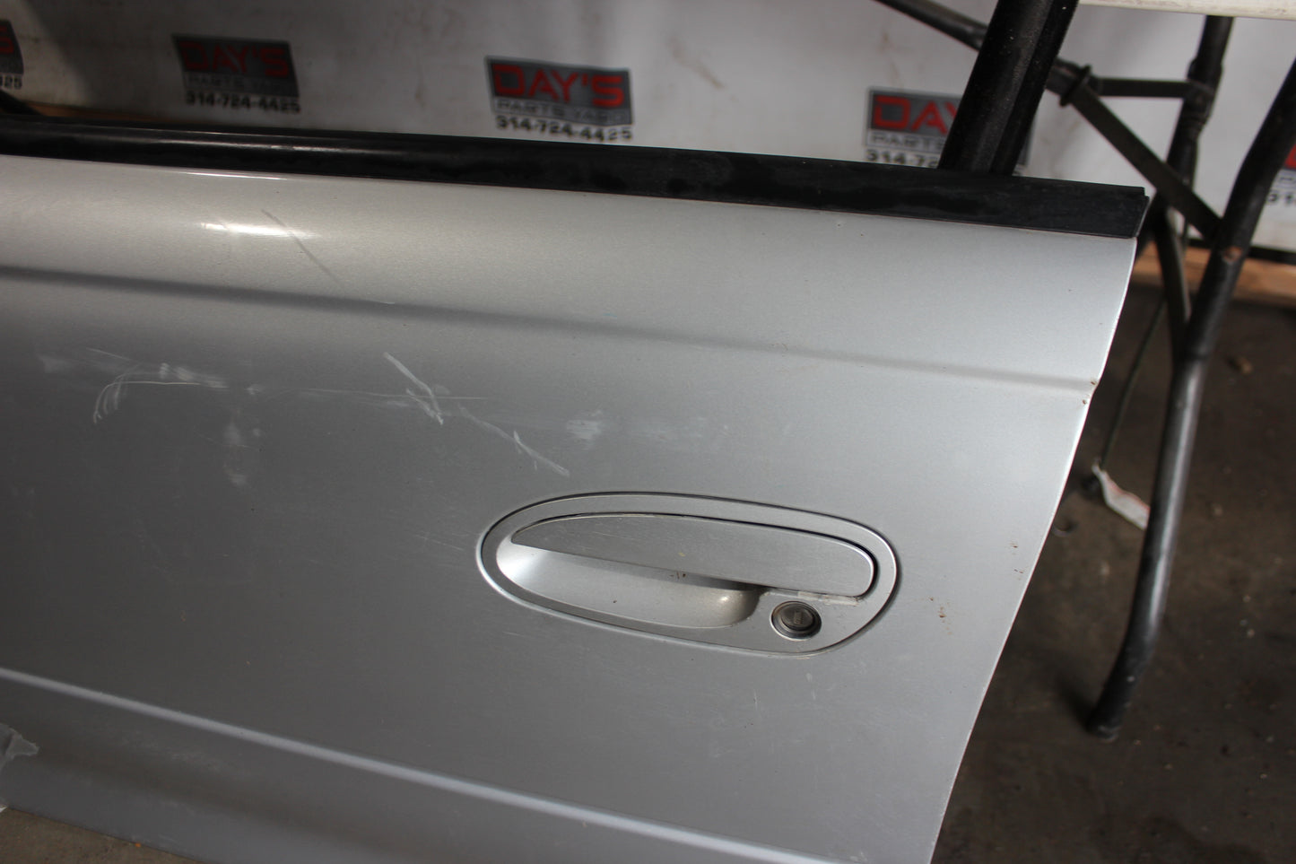 2005 Pontiac GTO LH Driver Front Exterior Door Assembly OEM - Day's Parts Yard