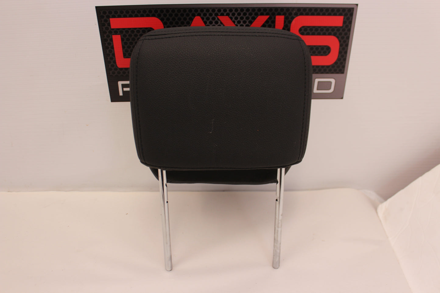 2009 Pontiac G8 GT RH Passenger Head Rest OEM - Day's Parts Yard